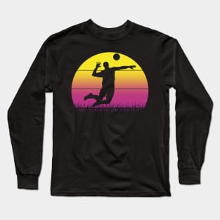 Travel back in time with beach volleyball - Retro Sunsets shirt featuring a player! Long Sleeve T-Shirt